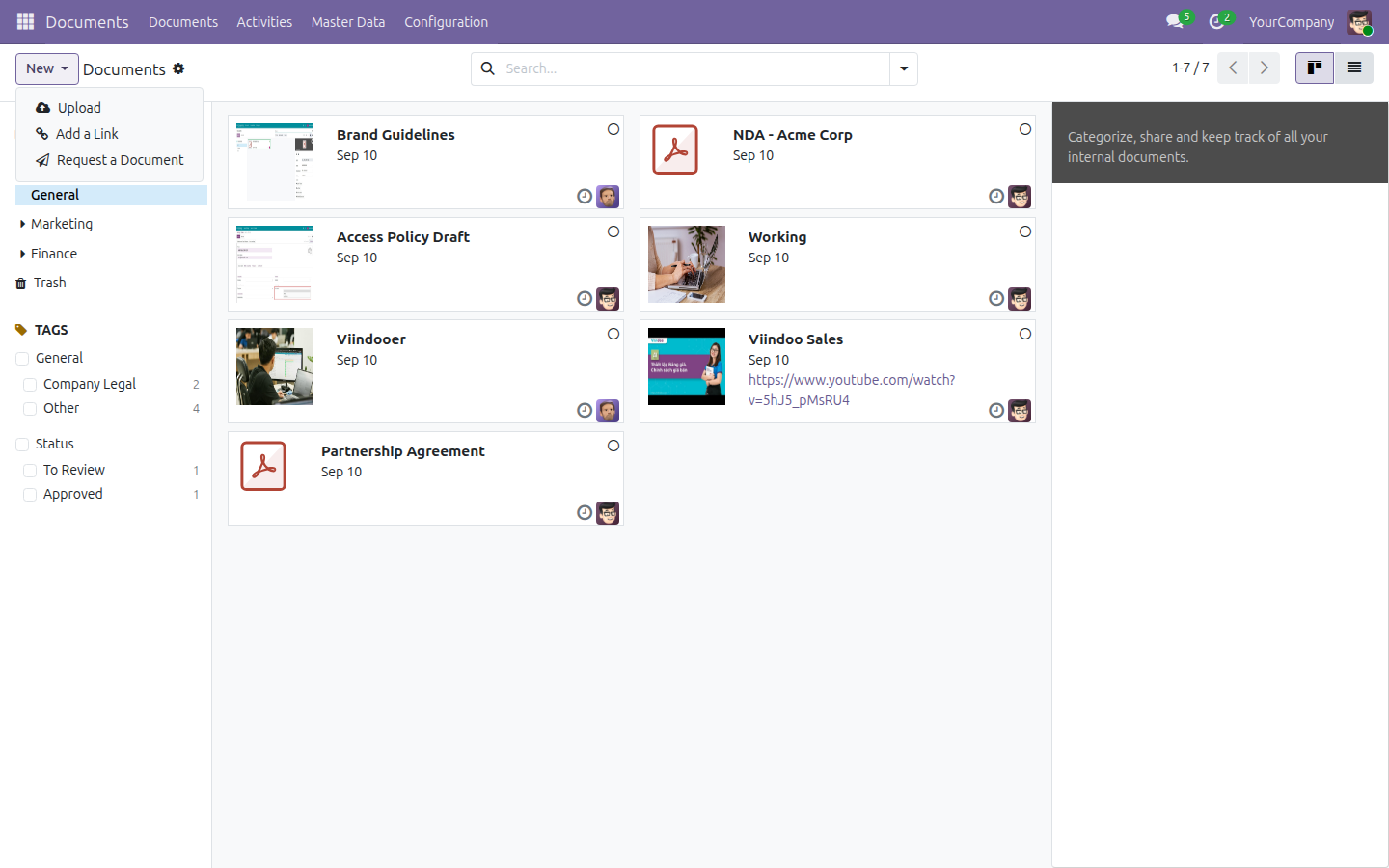 Menu Mới mở phía trên kanban Tài liệu, hiển thị ba mục: Tải lên, Thêm link, và Yêu cầu thêm tài liệu.